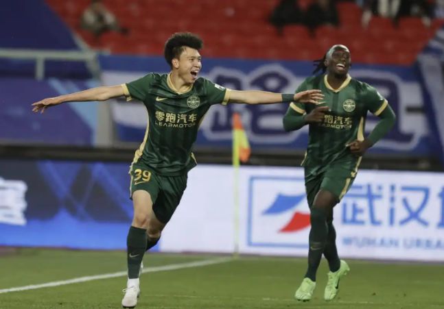 王鈺棟18歲首秀中超，進(jìn)球顯鋒芒，或?yàn)樯缿?zhàn)奇兵！